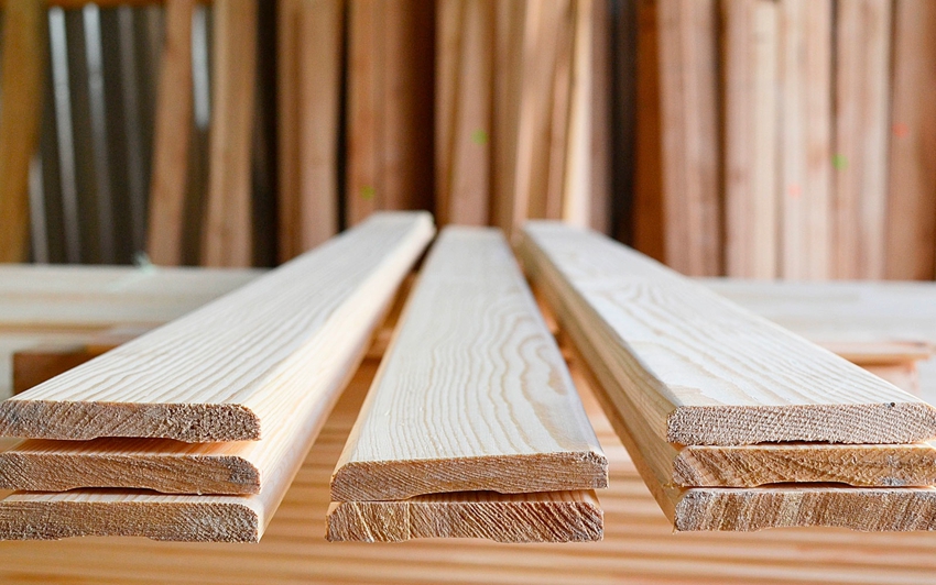 Lors du choix d'un platband en bois, vous devez privilégier des matériaux de haute qualité.