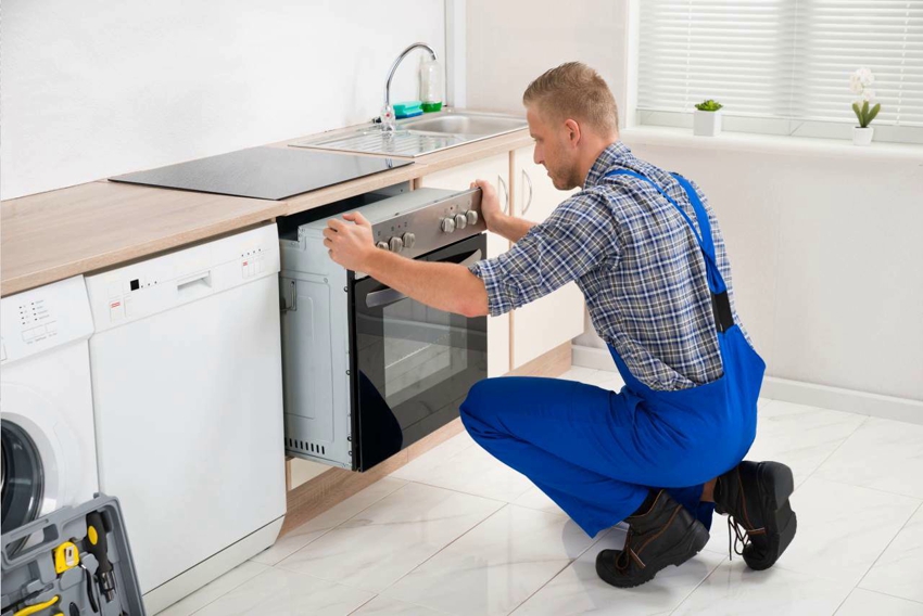 It is better to invite specialists to install kitchen appliances